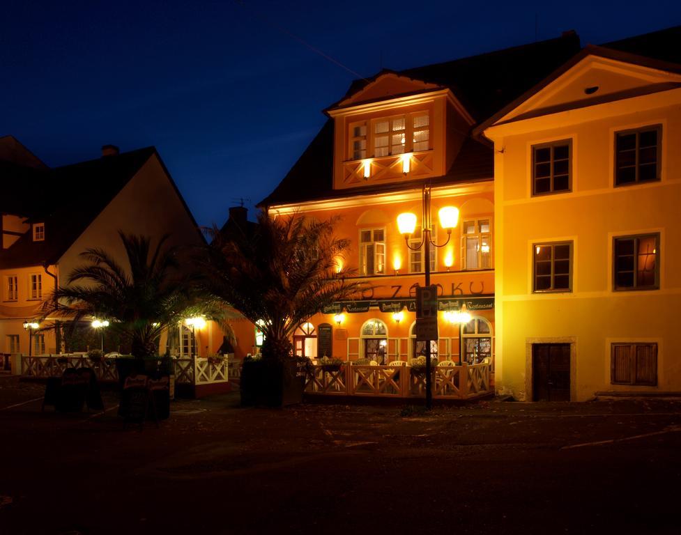Penzion - Restaurant U Zamku Bečov nad Teplou エクステリア 写真