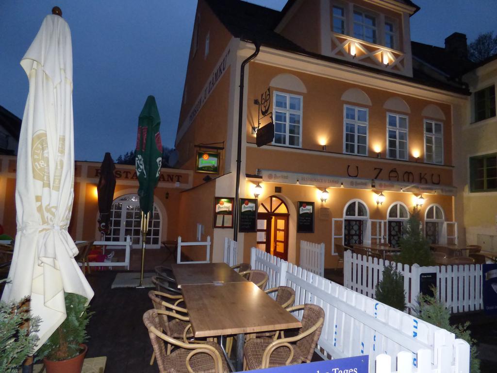 Penzion - Restaurant U Zamku Bečov nad Teplou エクステリア 写真
