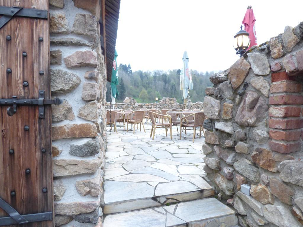 Penzion - Restaurant U Zamku Bečov nad Teplou エクステリア 写真