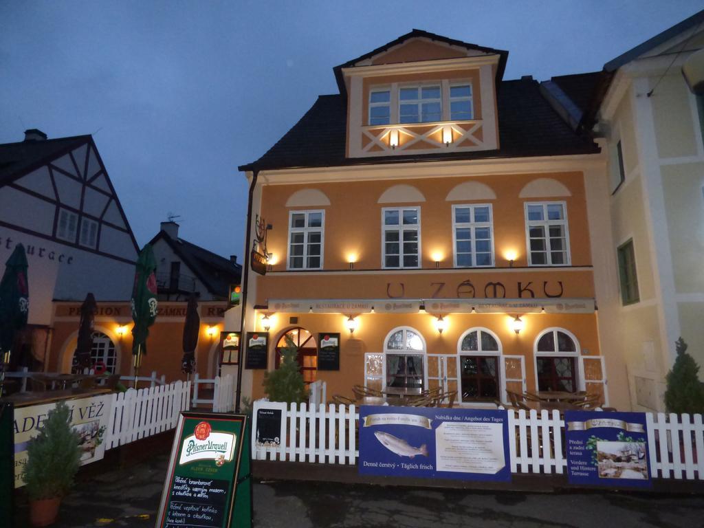 Penzion - Restaurant U Zamku Bečov nad Teplou エクステリア 写真