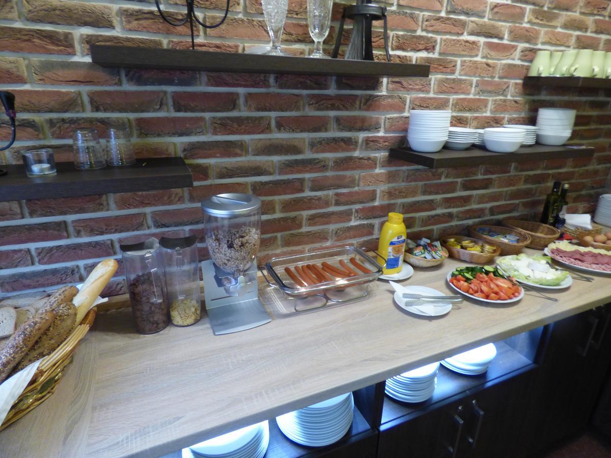 Penzion - Restaurant U Zamku Bečov nad Teplou エクステリア 写真