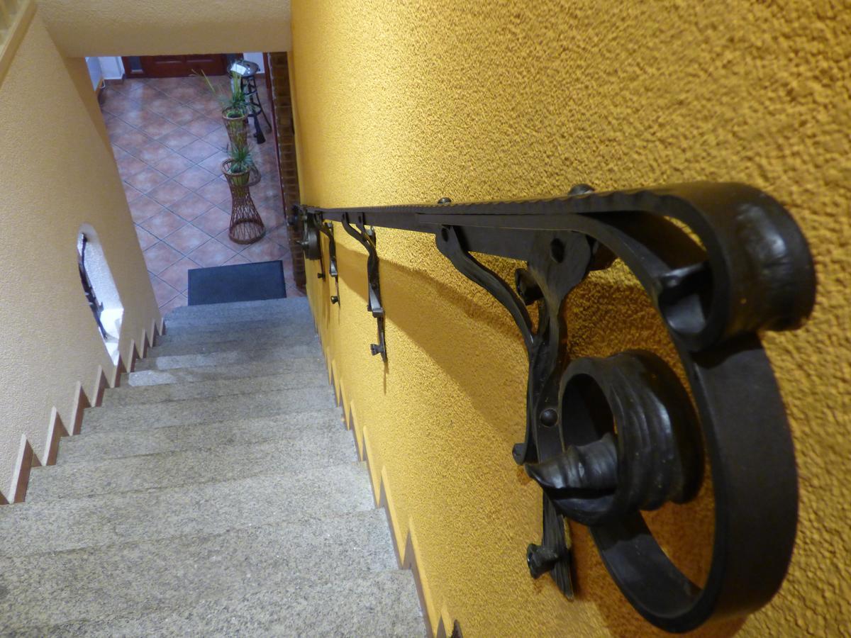 Penzion - Restaurant U Zamku Bečov nad Teplou エクステリア 写真