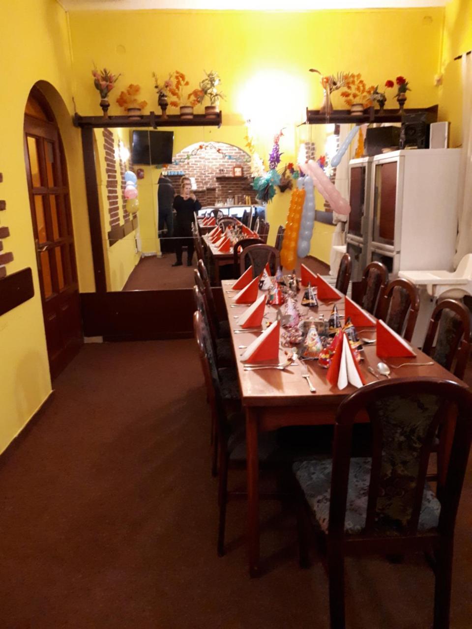 Penzion - Restaurant U Zamku Bečov nad Teplou エクステリア 写真