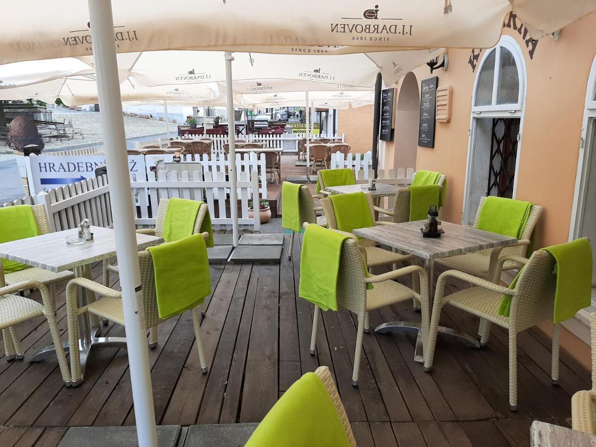 Penzion - Restaurant U Zamku Bečov nad Teplou エクステリア 写真
