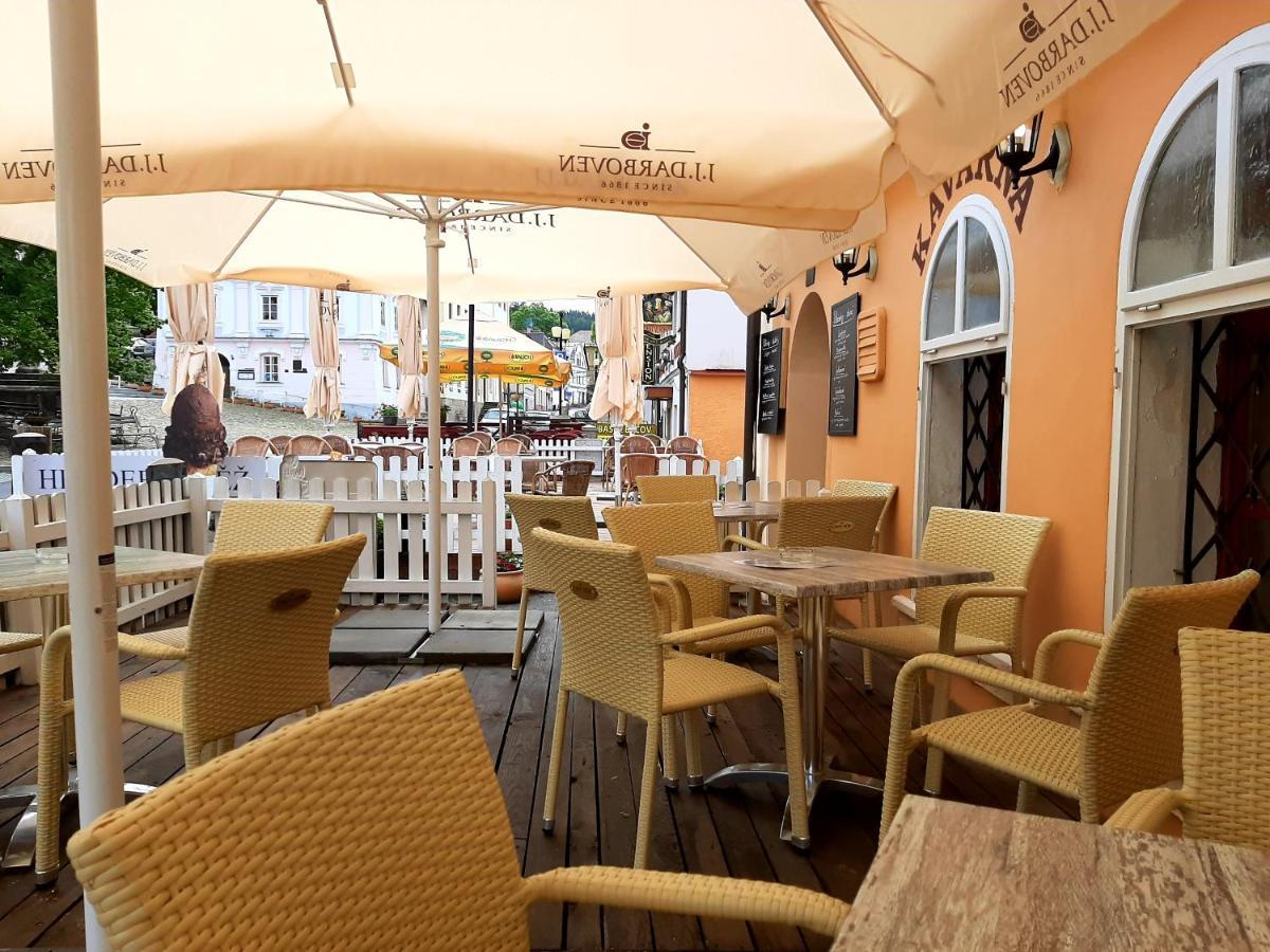 Penzion - Restaurant U Zamku Bečov nad Teplou エクステリア 写真