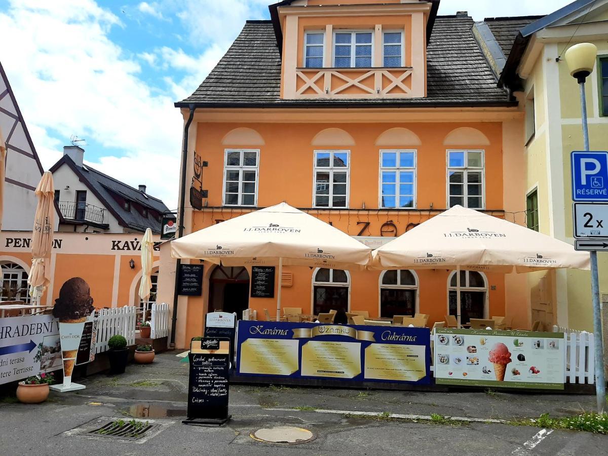 Penzion - Restaurant U Zamku Bečov nad Teplou エクステリア 写真